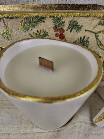 Set decorativ de Craciun - lumanare alba din ceara de soia plus suport din ceramica handmade [8]