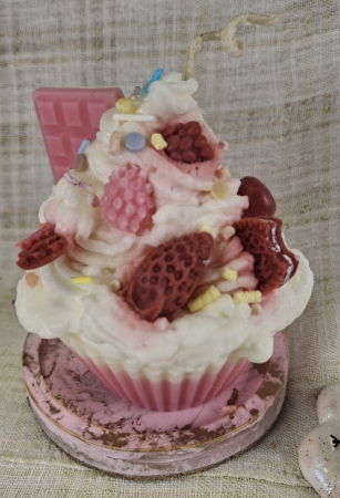 Set decorativ de Craciun - 'Melting Cupcake' - lumanare plus suport din ceramica [1]