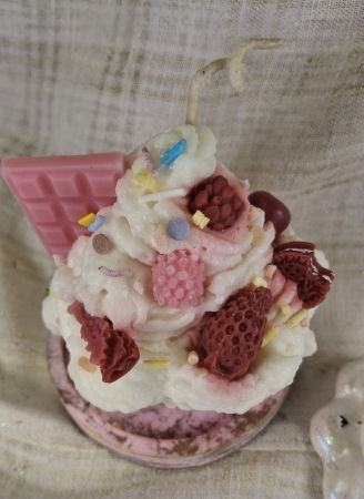 Set decorativ de Craciun - 'Melting Cupcake' - lumanare plus suport din ceramica [10]