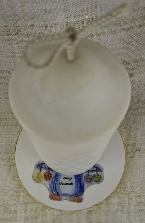 Set decorativ de Craciun - 'Merry Pinguini' lumanare alba din ceara de soia plus suport din ceramica handmade [8]