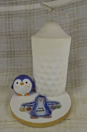 Ceramica handmade - Set decorativ de Craciun - 'Merry Pinguini' lumanare alba din ceara de soia plus suport din ceramica handmade