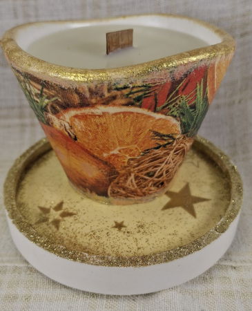 In recipient din ceramica handmade - Set decorativ de Craciun - 'Orange Stars' - lumanare plus suport din ceramica pictat manual