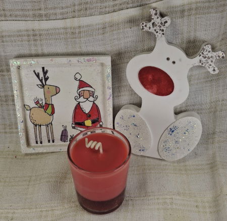 In recipient din sticla - Set decorativ de Craciun - 'Rudolph & Santa' - lumanare plus suport din ceramica pictat manual