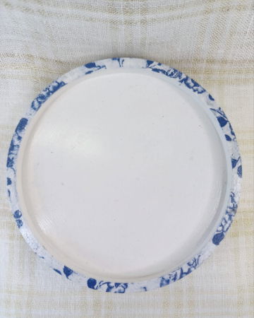 Set decorativ - lumanare parfumata in recipient inimioara plus suport -  motiv floral bleumarin. [3]