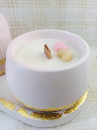 Set decorativ - lumanare in bol, vaza si suport oval, roz cu accente aurii. [2]