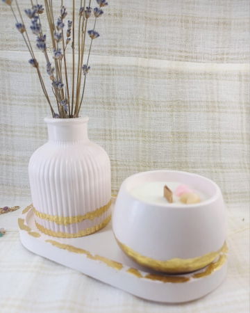 Set decorativ - lumanare in bol, vaza si suport oval, roz cu accente aurii. [4]