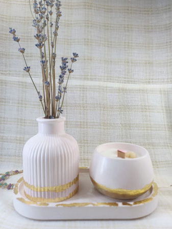 Set decorativ - lumanare in bol, vaza si suport oval, roz cu accente aurii.