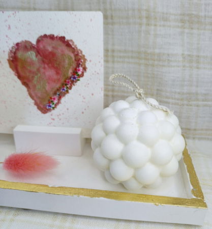 Set decorativ format din doua lumanari " bubble"din ceara de soia, un suport dreptunghiular si un suport pentru fotografii. [8]