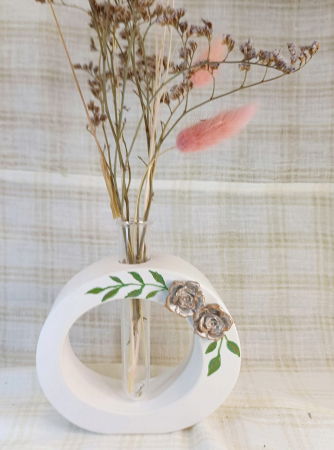 Vaza circulara din ceramica, lucrata manual, cu tub hidroponic. [6]