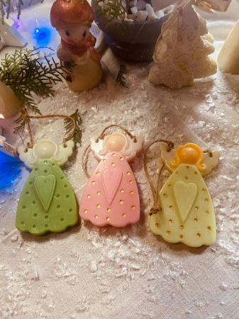 Seturi decorative - Ingerasi din ceara parfumata, decoratiuni pentru brad.  Set 3 ingerasi (model 2)