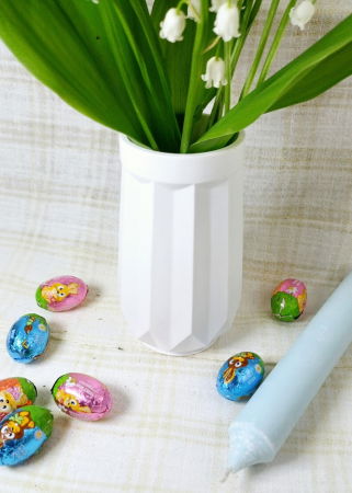 Vază albă ceramică + lumânare de ceară de soia albastru deschis [1]