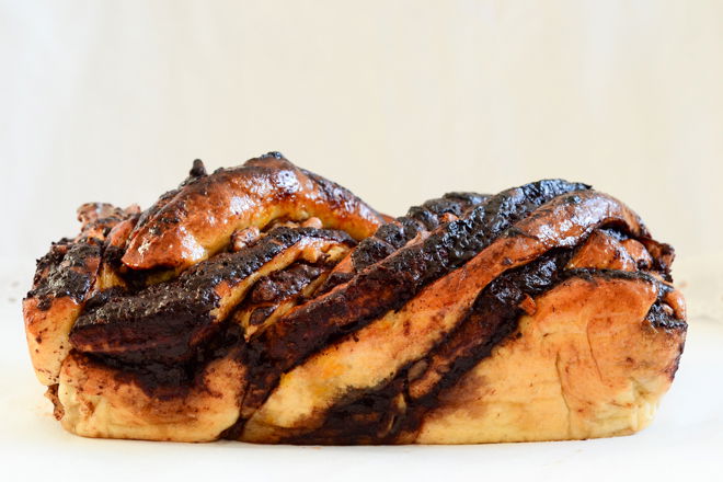 Babka cu ciocolată, portocale şi nuci