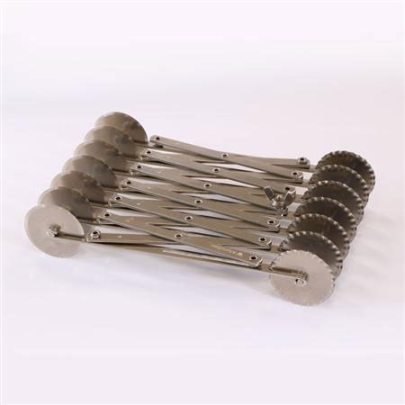 Cutit inox Extensibil cu Lame Circulare, 7 Netede si 7 Festonate [1]