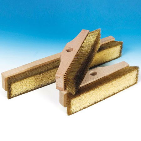 Perie pentru curatare vatra cuptor cu fire mixte de alama si naturale. [2]