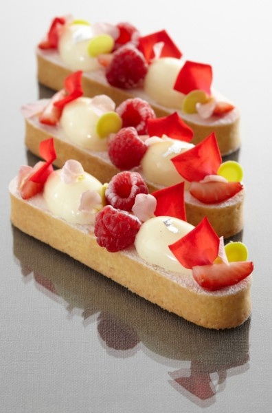 Umplutura Crocanta cu Zmeura si Migdale 22%, Pralicrac Raspberry, PatisFrance [3]