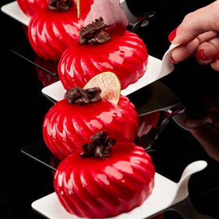 Accesorii Tort, Candy Bar, Bufet - Baza Plastic Prezentare Monoportii, Model Patrat Alb, 8 x 8 cm, Set 250 Buc