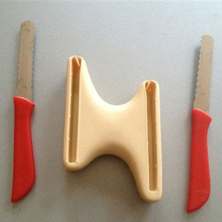 Brutarie, Patiserie - Ustensile - Cutit Crestare Paine cu 2 Lame Inox Fixe Zimtate L 8.5 cm