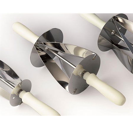 Brutarie, Patiserie - Ustensile - Cutit Inox Croissant, Dimensiuni Triunghiuri Baza 18 x H 14 cm