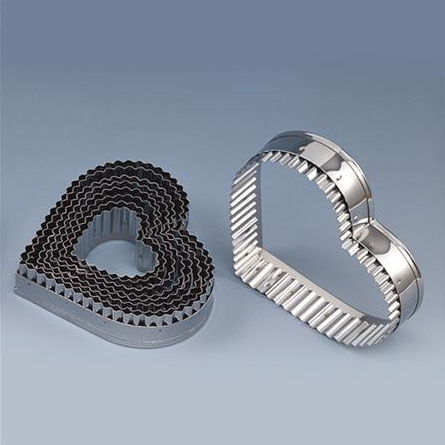 Decupatoare Inima, Stea, Fundite - Inima Festonat - Decupatoare Inox Ø 6 - 14 x H 2 cm, Cutie 9 Buc