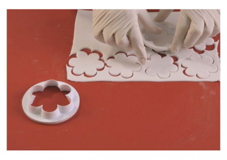 Ustensile Decor Pasta de Zahar - Floare 6 Petale - Decupatoare Plastic Ø 6.5 si 7.5 cm, Set 2 Buc