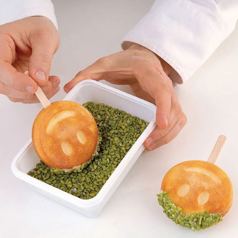 Forma Silicon Inghetata Mr. Funny, 2 forme silicon x 4 cav. Ø 8.3 x H 2.25 cm, 100 ml, 50 bastonase [7]