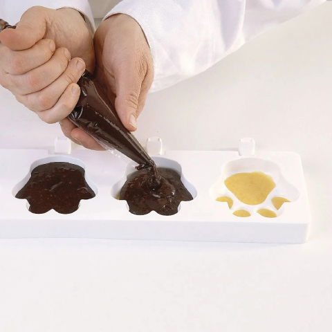 Cofetarie - Ustensile - Forma Silicon Inghetata Paw, 2 forme silicon x 4 cav. 8.9 x 8.4 x H 2.4 cm, 98 ml, 50 bastonase