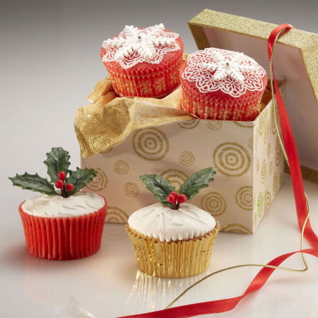 Ustensile Decor Pasta de Zahar - Frunze Ilex 1 Petala - Decupatoare Plastic cu Extractor Ø 2, 3 si 3.5 cm, Set 3 Buc