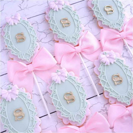 Ustensile Decorare Tort - Mulaj Silicon Rama Ovala cu Inimioare, 10.7 x 6.6 cm