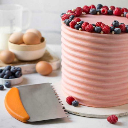 Cutite, Raschete, Raclete, Stante - Racleta Nivelare Tort cu Maner din Plastic si Lama Inox Ribbon, 22.5x11 cm