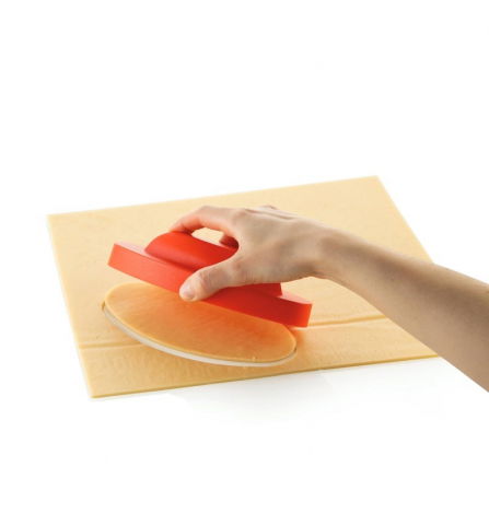 Forme de Silicon Cofetarie - Set Tarte Cabossa 12 x 4 cm, 6 Rame Microforate + Forma Silicon 6 cavitati 39 ml + decupator