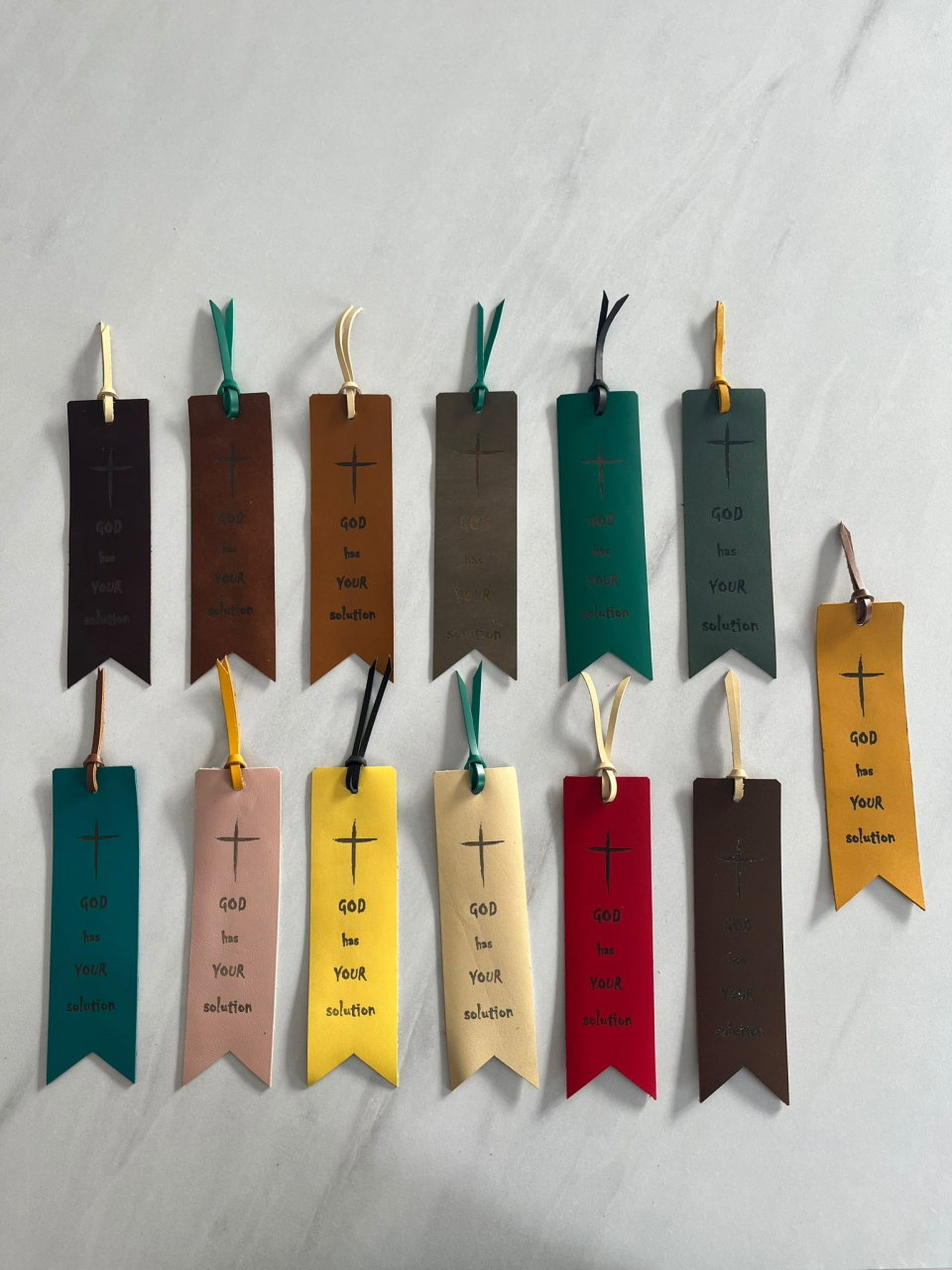 Semn de carte din piele - "God has your solution" [2]