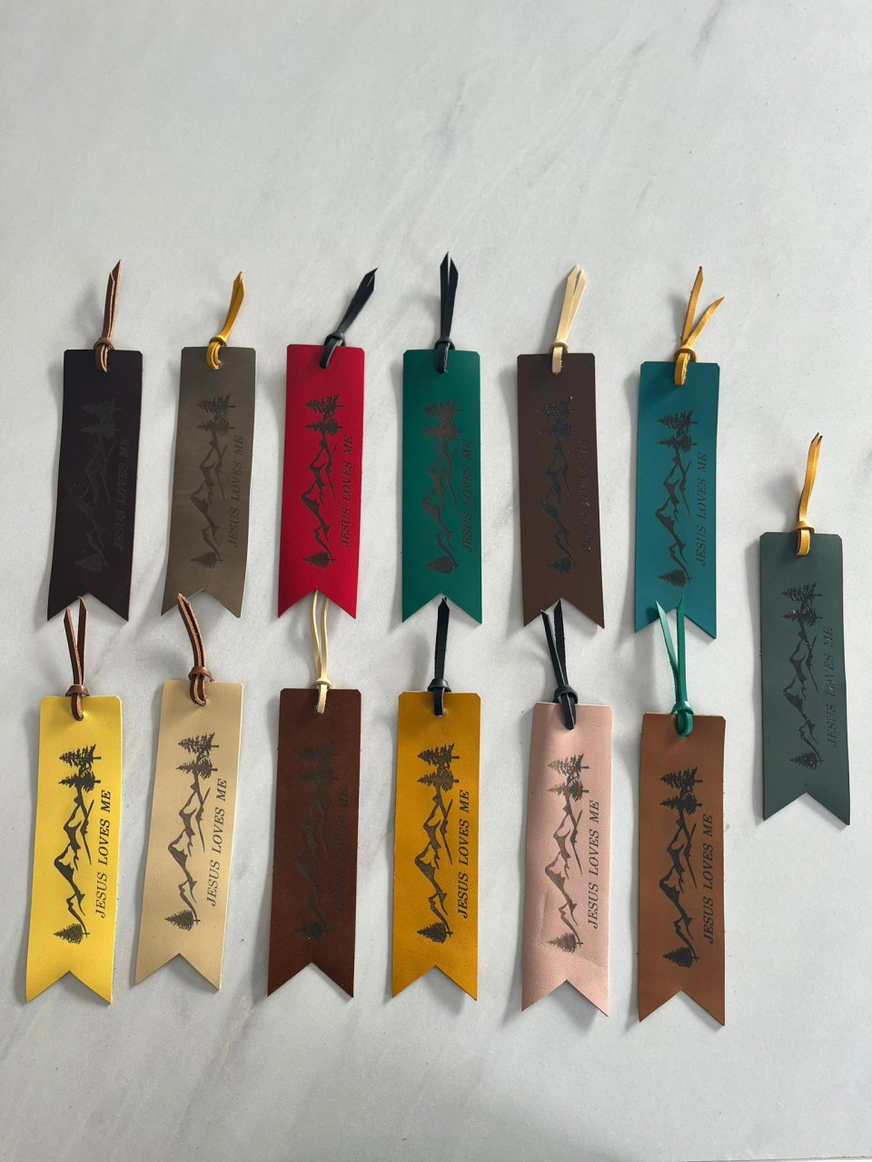 Semn de carte din piele - "Jesus loves me" [4]