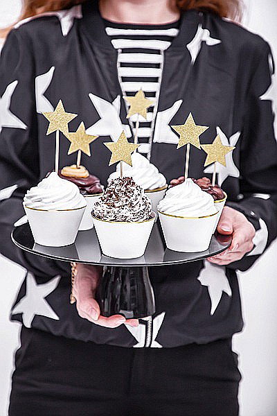 PD DECORATIUNI Tort CRACIUN Cupcake toppers STELUTE AURII 11.5CM  KPM19-019B [1]