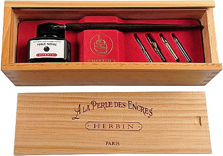 CF SET DE SCRIS HERBIN, 1 TOC LEMN, 5 PENITE, 1 CERNEALA NEAGRA, CUTIE LEMN 27009T [4]
