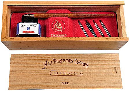 CF SET CALIGRAFIE HERBIN ECLAT DE SAPHIR IN CUTIE LEMN, 5 PENITE, CERNEALA SI TOC 27016T [4]