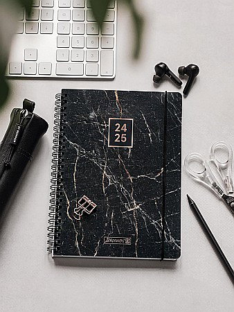 BR AGENDA SCOLARA SPIRA A6 PP DATATA ZILNIC 2024-2025 CU ELASTIC BLACK MARBLE 71755085/71855085 [2]