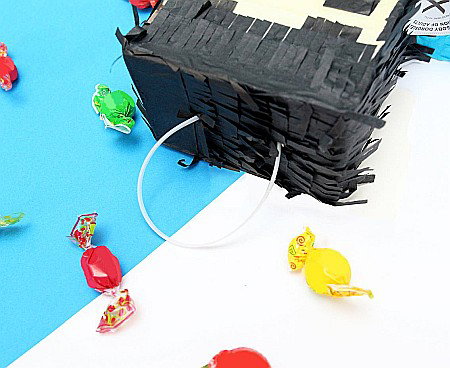 PINATA PARTY MR. PIXEL 40*7.5*28CM WM-PMPX [3]