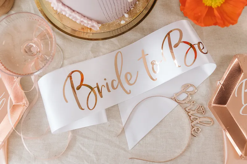 Eșarfă Satinată Mireasă "Bride to be" Alb/Rose Gold 75cm [6]