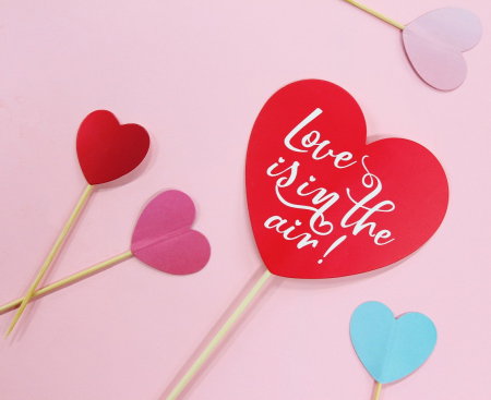 GOD DECORATIUNI DIN LEMN PENTRU TORT Love is in the air-Heart, 10*30cm RV-DPLS [1]