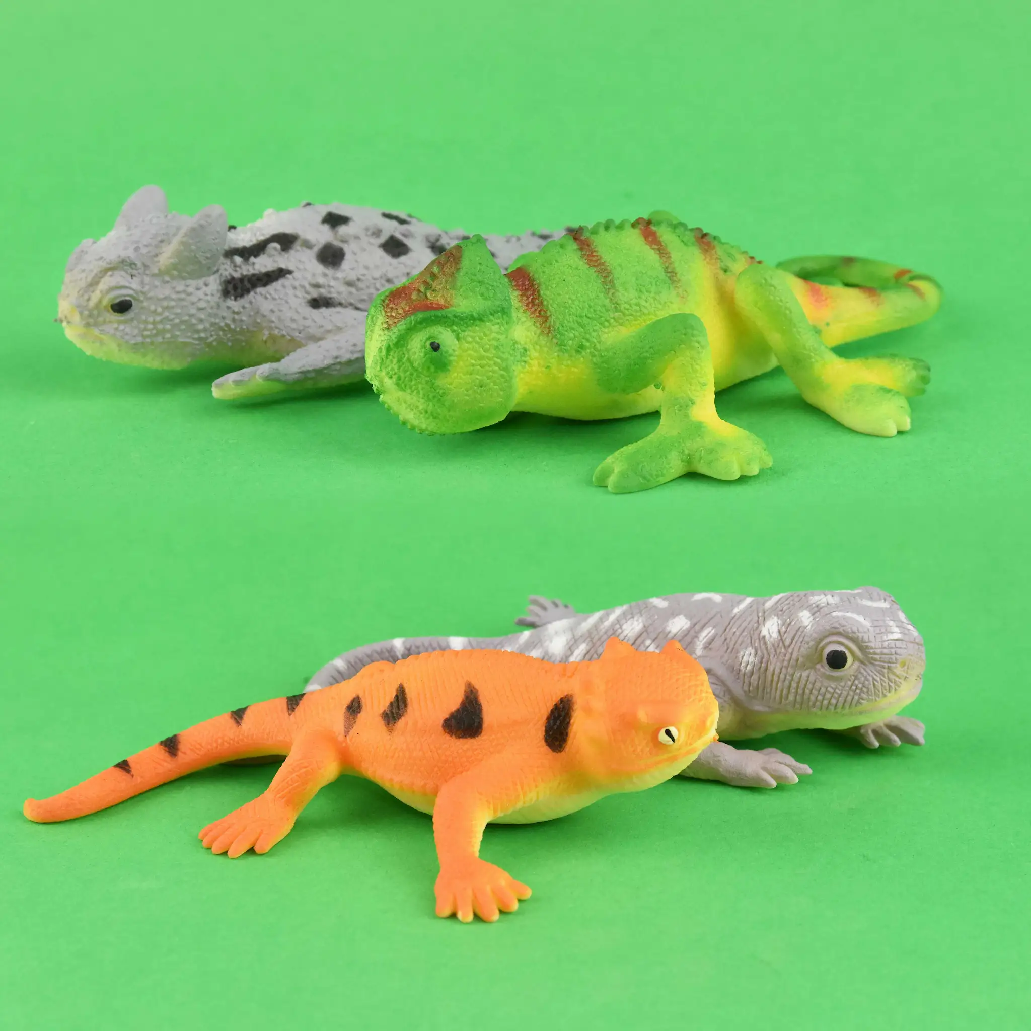 FIGURINA SQUISHY SOPARLA CARE ISI SCHIMBA CULOAREA IN APA 41117 [0]