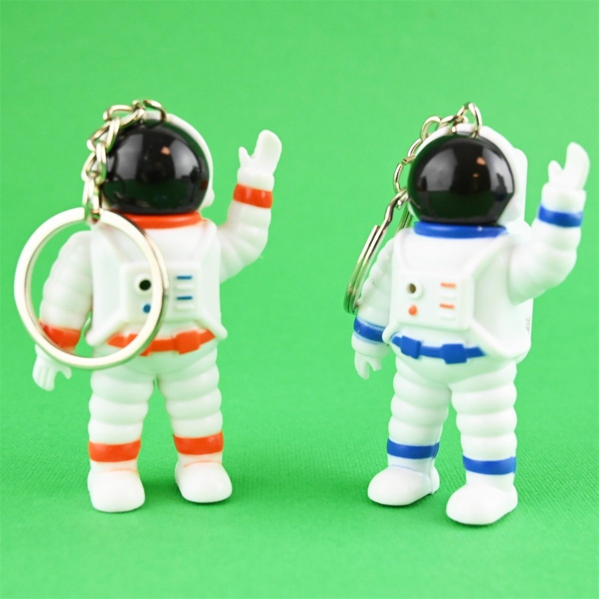 ROB BRELOC CHEI 6CM CU LED ASTRONAUT 52009