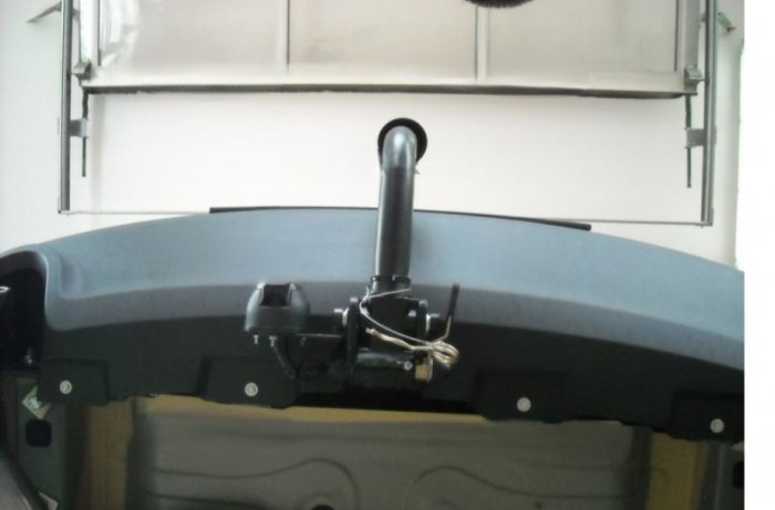 Alfa Romeo Giuletta dupa 04/2010 carlig de remorcare demontabil automat cu maneta marca Autohak [8]