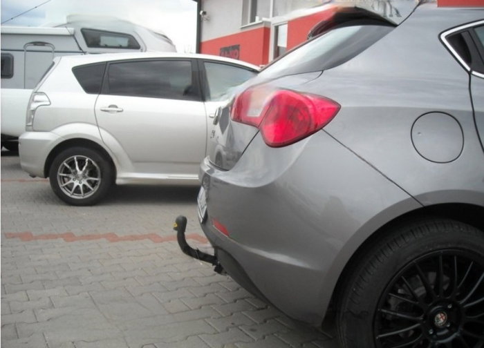 Alfa Romeo Giuletta dupa 04/2010 carlig de remorcare demontabil automat cu maneta marca Autohak [2]