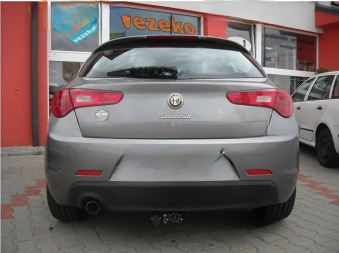 Alfa Romeo Giuletta dupa 04/2010 carlig de remorcare demontabil automat cu maneta marca Autohak [5]