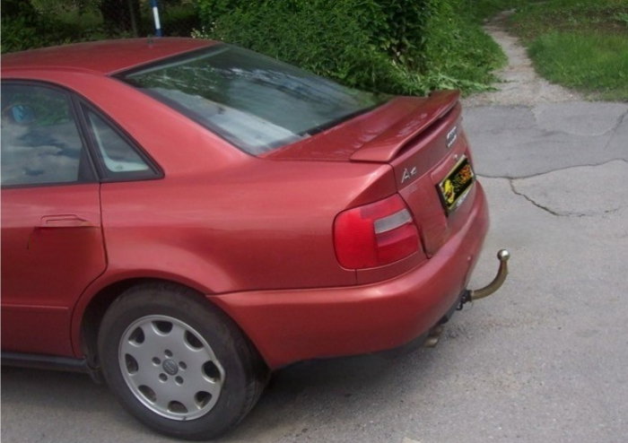 Audi A4 B5 1994 - 2000 carlig de remorcare demontabil automat cu maneta marca Autohak [4]