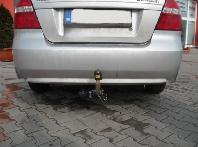 Chevrolet Aveo 4 usi 2006 - 2011 carlig de remorcare demontabil automat cu maneta marca Autohak [6]
