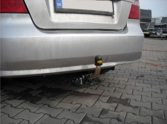 Chevrolet Aveo 4 usi 2006 - 2011 carlig de remorcare demontabil automat cu maneta marca Autohak [5]