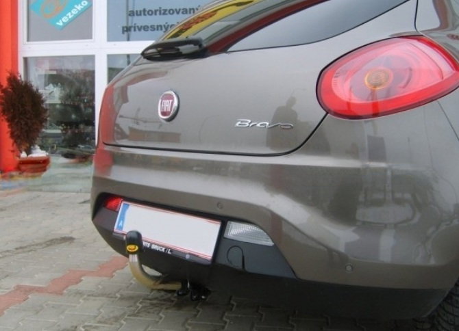 Fiat Bravo dupa 2007 carlig de remorcare demontabil automat cu maneta marca Autohak [3]
