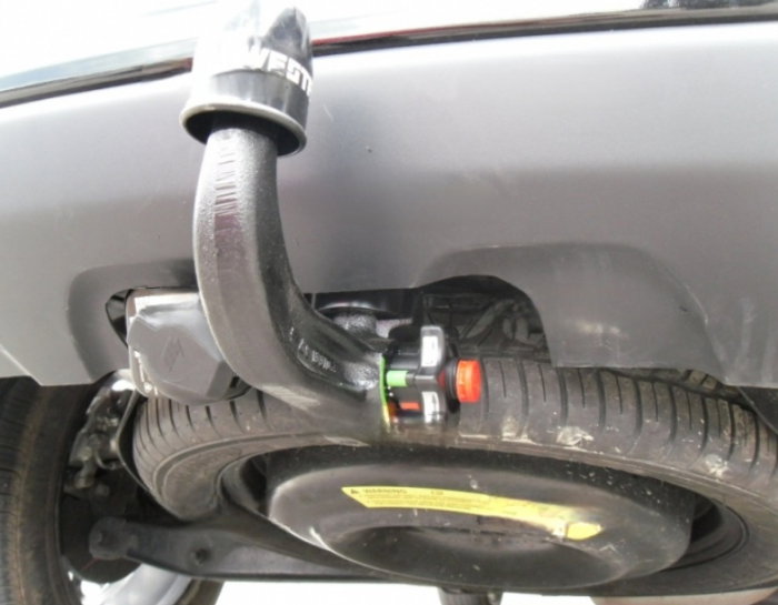 Fiat Freemont dupa 2011 carlig de remorcare demontabil automat vertical marca Westfalia [6]