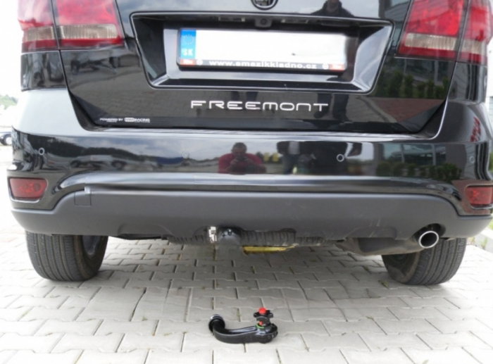 Fiat Freemont dupa 2011 carlig de remorcare demontabil automat vertical marca Westfalia [7]